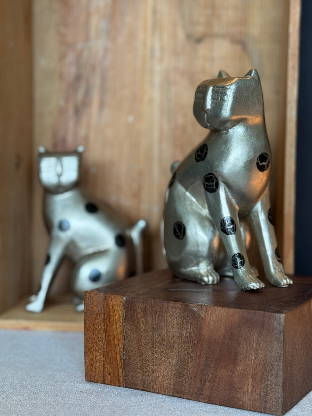 Vintage Metallic Ceramic Cat Figurines – Laurel Burch Style – Postmodern MCM Style – 1980s Cat Pair