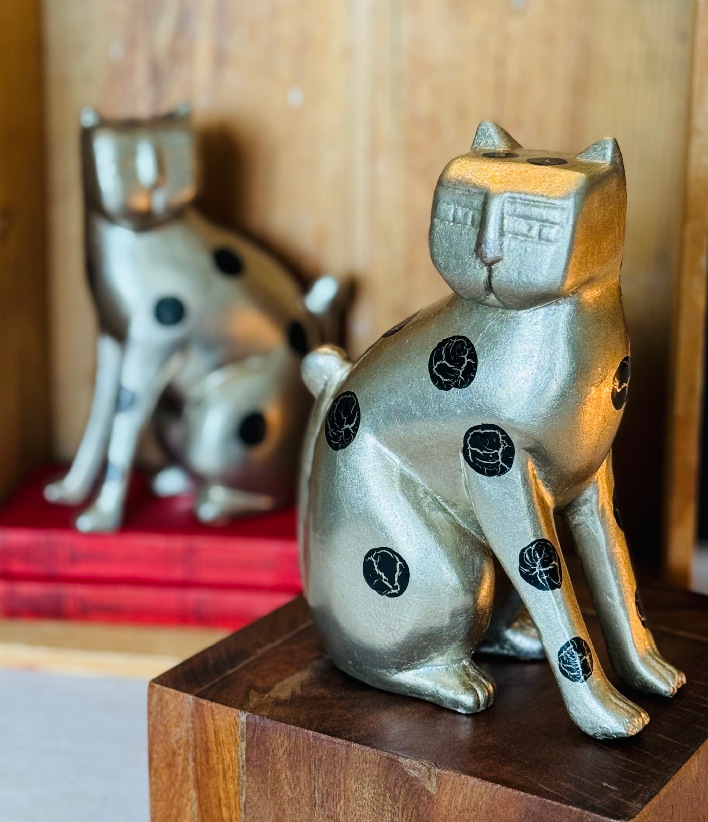 Vintage Metallic Ceramic Cat Figurines – Laurel Burch Style – Postmodern MCM Style – 1980s Cat Pair