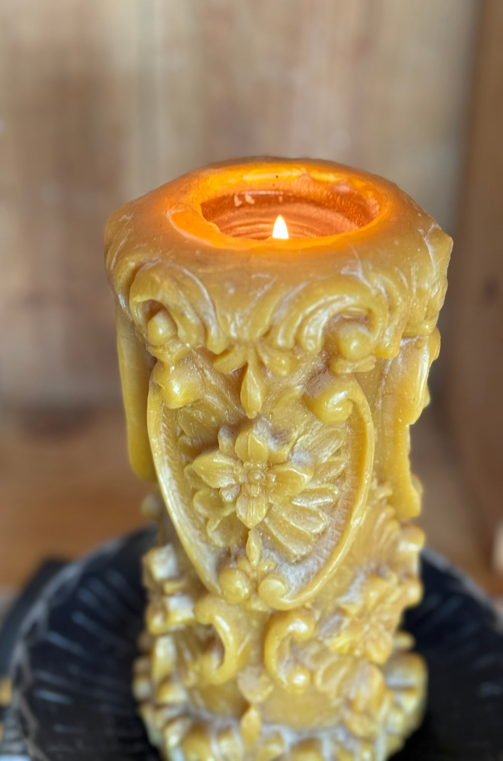 Vintage German Hand-Carved Beeswax Pillar Candle – Floral Relief Stumpenkerze